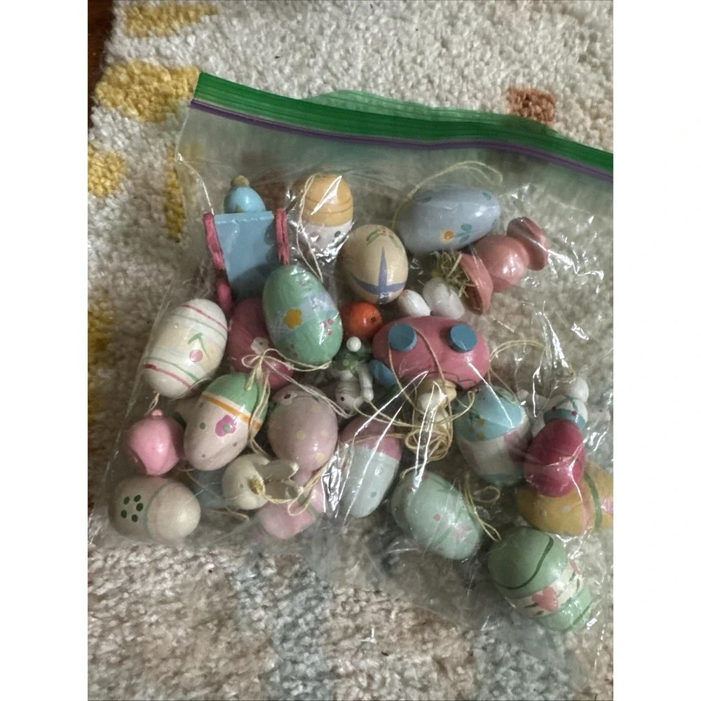 Vintage Easter Egg Wire Tree With Wooden Rabbit Egg Ornaments